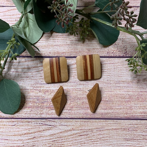 Jewelry - Vintage wooden pierced earrings